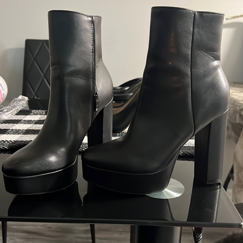 Platform high black boots worn once !!!!!
